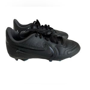 Nike Boys Jr Tiempo Legend 9 Club FG/MG DA1331-001 Black Soccer Cleats Size 3.5Y